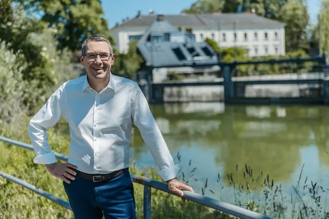 Steyrs Bürgermeister Markus Vogl fühlt sich im Wehrgraben wohl.  | Foto: MecGreenie