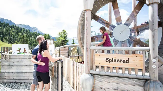 Im Widiversum warten eine kostenlose Berg- und Talfahrt, der neue Ninja Park sowie zahlreiche Attraktionen auf kleine und große Sommerfrische-Besucher. | Foto: Ötztal Tourismus/ Daniel Zangerl 