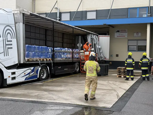 Die Einsatzräfte an der Unfallstelle
