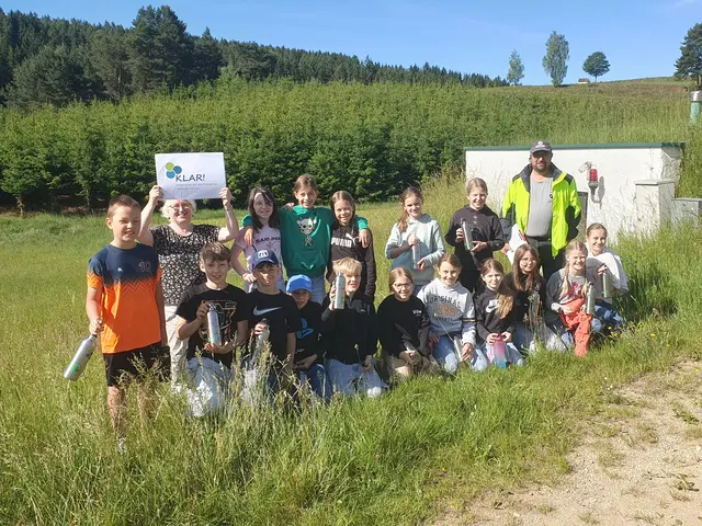 Die ersten Klassen der Mittelschulen in der Kleinregion Waldviertler Hochland besuchten im Rahmen einer KLAR!-Maßnahme jeweils ihr Wasserwerk. | Foto: Waldviertler Hochland/Roswitha Haghofer