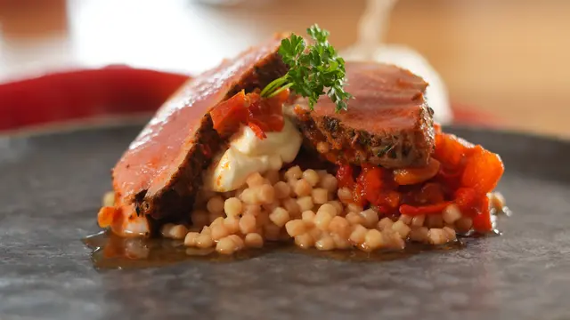 Schweinefilet mit Letscho | Foto: Jörg Graf/HausmannKocht