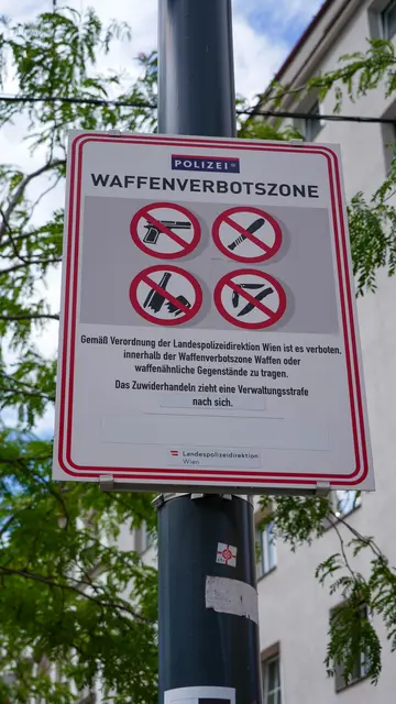 Waffenverbotszone Reumannplatz | Foto: Andreas Pölzl/MeinBezirk