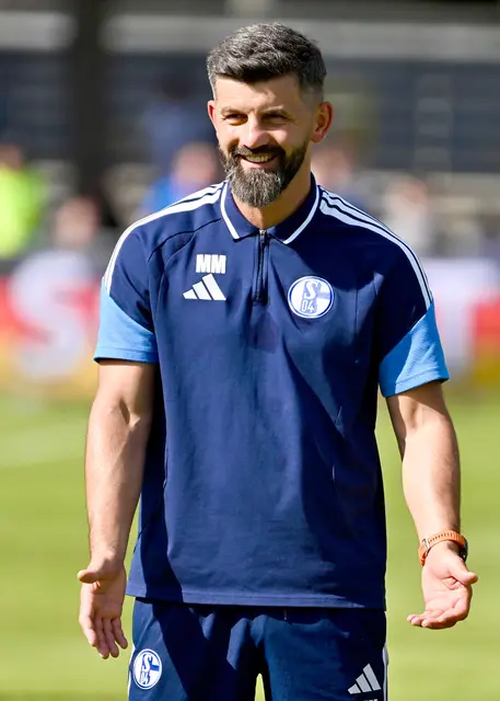 Schalke-Coach Miron Muslic brachte den gesamten Kader zum Einsatz und hatte man Ende leicht lachen.
