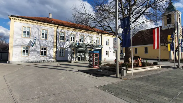 Das Rathaus in Leobersdorf. Im Leobersdorf wird aktuell über eine Umwidmung heiß diskutiert. | Foto: Archiv