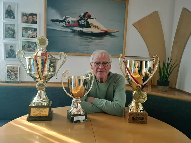 Ex-Motorboot Weltmeister Johann Kronsteiner bekommt Ehren-Platz an der Donau.  | Foto: Robert Zinterhof