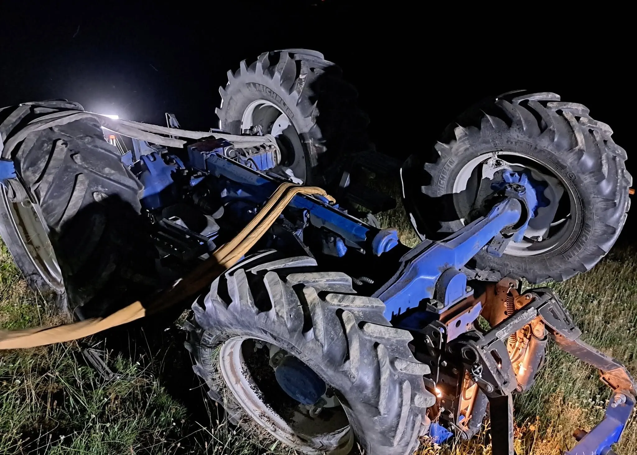 Nighttime operation: Serious tractor accident in Kürnberg - | Farmer ...