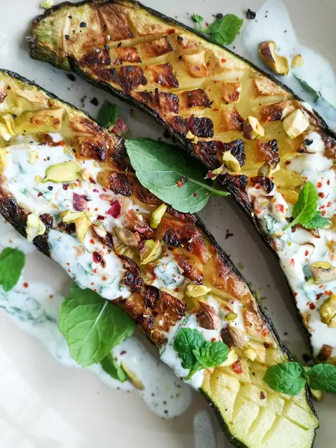 Gebratene &amp; gebackene Zucchini
