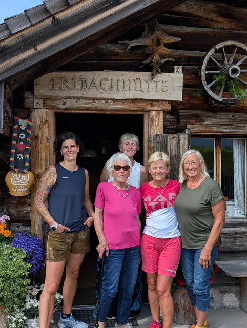 Urige Almhütte, die Erlbachütte auf der Postalm ist bereits über 300 Jahre alt. | Foto: Gruber