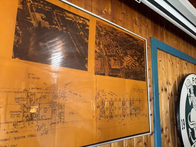 Im Inneren der Kantine hängen allerlei historische Andenken des Vereins. | Foto: Michael Marbacher/MeinBezirk