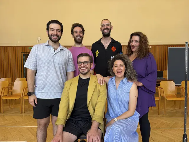 Beste Stimmung bei den Proben: Vorne Marco Trespioli und Ana Cvetkovic; hinten Joseph Calzada, Antoine Amariutei, Friedo Henken und Sevana Salmasi.
 | Foto: Richard Panzenböck