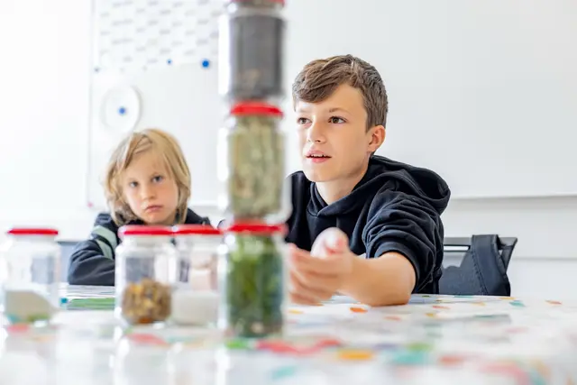 Die Kinder ließen sich in Henndorf bei den Stationen begeistern. | Foto: Woerle
