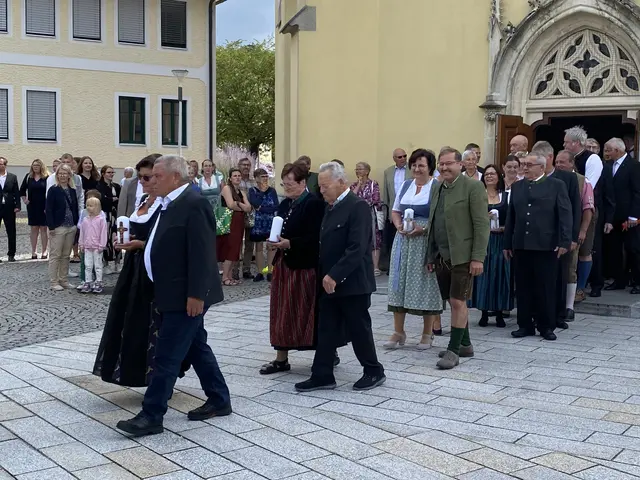 Feierlicher Auszug aus der Pfarrkirche | Foto: privat