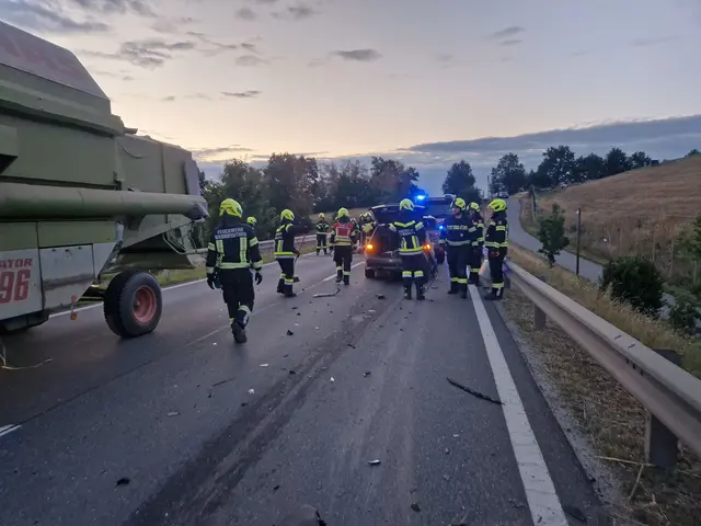 Einsatzkräfte am Unfallort | Foto: FF Waidhofen/Thaya