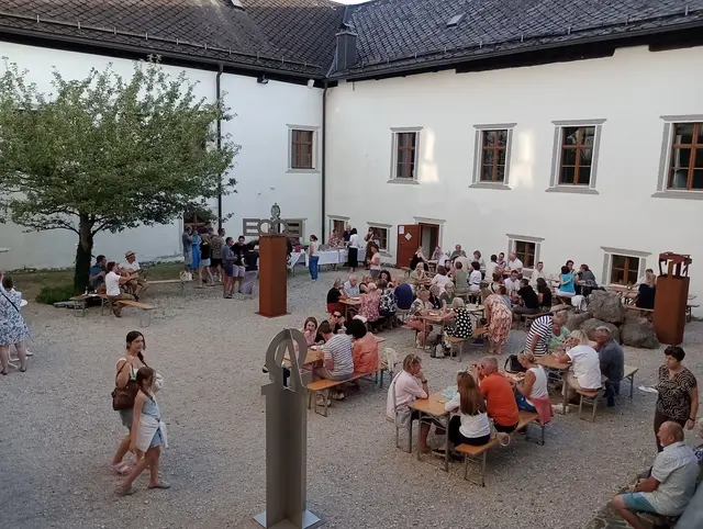 Der Verein Archekult veranstaltet auch heuer wieder ein Sommerkino im Kloster Traunkirchen. | Foto: Archekult