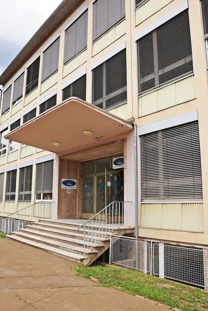 Die Mittelschule in Bruck stand in vielen Diskussionen der vergangenen Jahre im Mittelpunkt. | Foto: Stadt Bruck