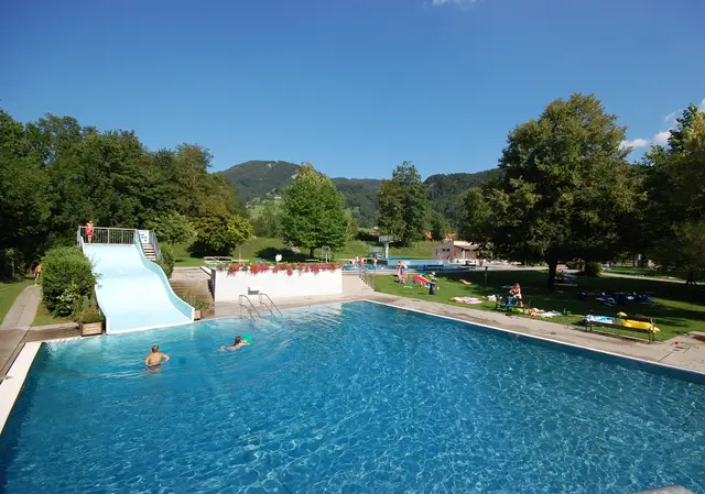 Das Naturerlebnisbad in Micheldorf in Oberösterreich. | Foto: Marktgemeinde Micheldorf