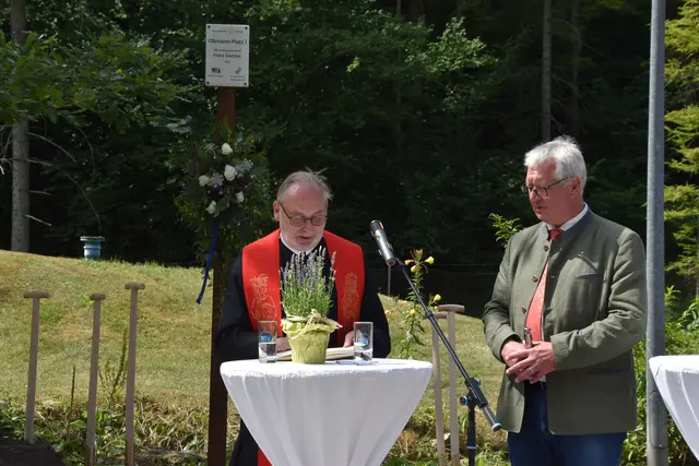 Segnung durch Pater Stephan Holpfer. | Foto: Mirjam Preineder