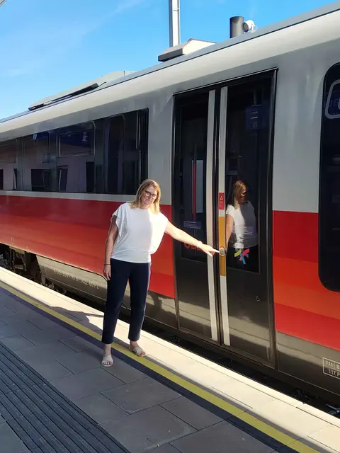 Landtagsabgeordnete Gabriele Knauseder fordert konkrete Pläne für die Zukunft der Hausruckbahn. | Foto: SPÖ