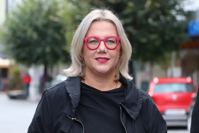 Die Gleichstellungssprecherin der Tiroler Volkspartei, Beate Scheiber, setzt beim Thema LGBTIQ+-Gleichstellung auf gesellschaftlichen Dialog und den respektvollen Umgang mit unterschiedlichen Lebensmodellen. | Foto: Carolin Siegele