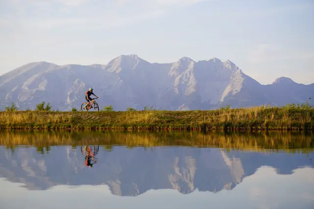 In Tirol stehen 7.200 Kilometern offizieller Mountainbike-Routen und 400 Kilometern Singletrails zur Verfügung. | Foto: pexels/Carina Profunser