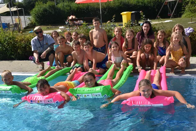 Bei der Ferienaktion „Move it“ der Jugendzentren Grein und Schwertberg im Greiner Freibad gab es viel zu erleben und noch mehr Spaß. | Foto: Robert Zinterhof