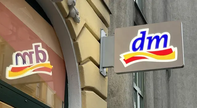 Auch "dm" musste eine Unterlassungserklärung im Netz veröffentlichen. (Symbolfoto) | Foto: TARA24 / OÖN - Rendering Passage Linz