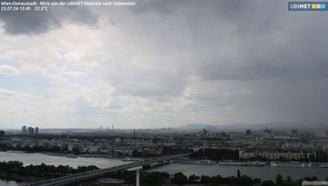 Einige Teile Wiens sind am frühen Donnerstagnachmittag von Gewitter und Starkregen betroffen.  | Foto: Screenshot foto-webcam.eu