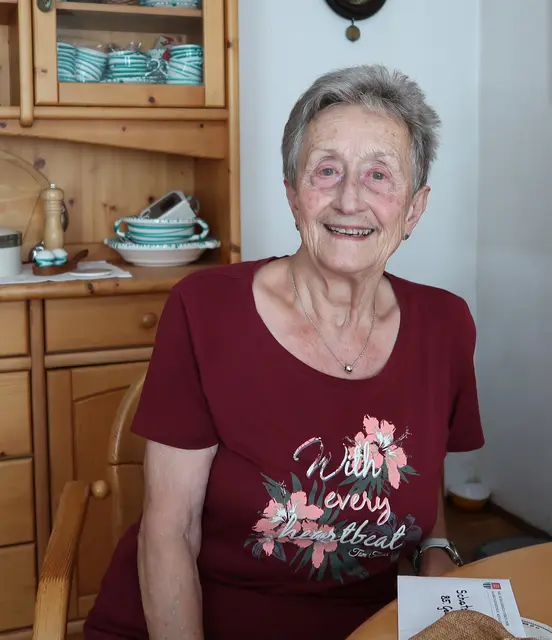 Gertrude Schatz feierte seinen 85. Geburtstag. Anlässlich dieses Ehrentages stellte sich Bgm. Juliana Günther seitens der Gemeinde als Gratulantin ein und wünschte der Jubilarin viel Glück und Gesundheit. | Foto: Martkgemeinde Kematen