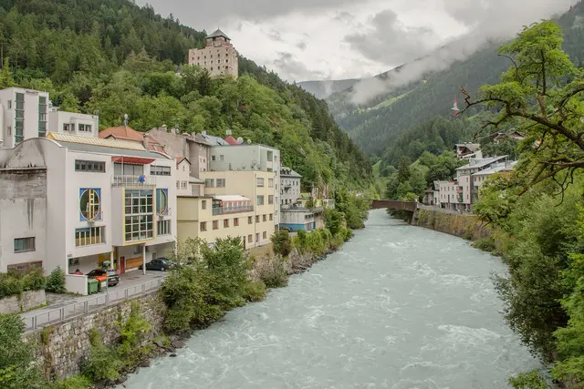 Mittelwasserstand am Inn vor der 2. Ausbaustufe, Inn in Landek, Tirol
