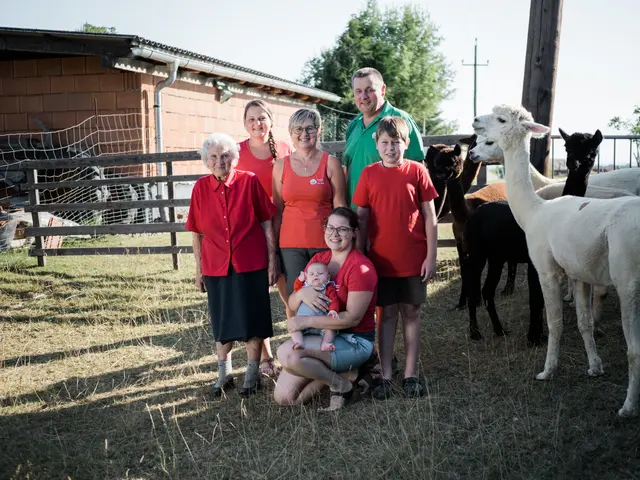 Familie Radl aus dem Bezirk Hartberg-Fürstenfeld – mehrere Generationen mit der Liebe zur Landwirtschaft | Foto: Cloning Company 