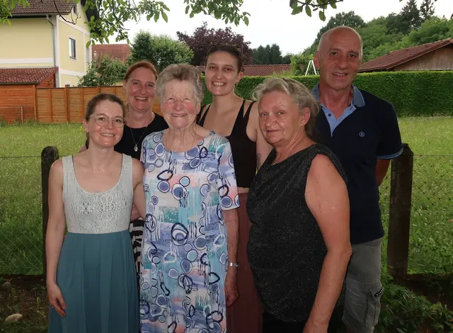 Karin Lirhar, Claudia Grossteiner, Pauline Grossteiner, Lisa Unterbuchschachner, Elvira Kloimüller und Gerhard Grossteiner
 | Foto: Marktgemeinde Kematen