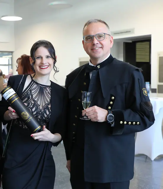 Christine Gröll mit ihrem Dissertationsbetreuer Helmut Flachberger. | Foto: Armin Russold