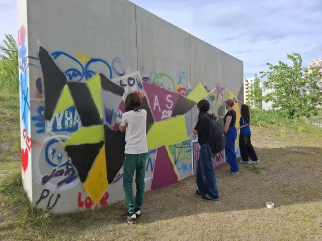 Im Park "Freie Mitte" konnten die Kinder legal Graffitis sprayen.  | Foto: Verein Wiener Jugendzentren