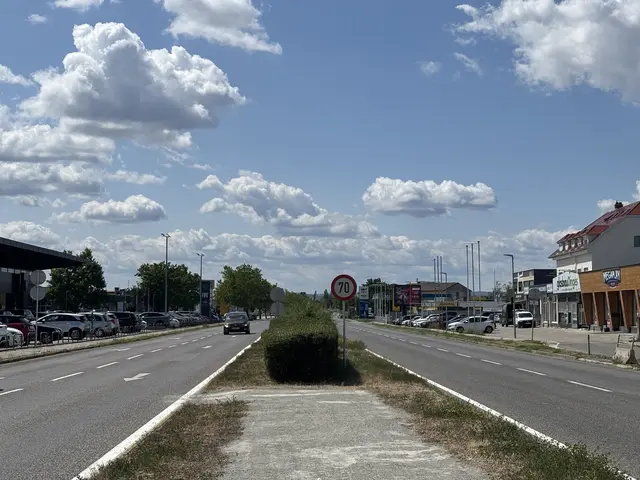 Das Tempolimit entlang der Mattersburger Straße im Ortsgebiet wird auf 50 km/h gesenkt.  | Foto: Dorottya Fejes/MeinBezirk