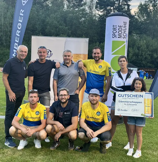 Die Hauptsponsoren Wimberger, Sport Amon und die Privatbrauerei Zwettl unterstützten das Vereins- und Dorffest „Langschlag spielt auf“. | Foto: Privatbrauerei Zwettl