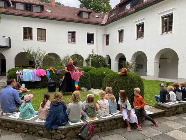 Beim kreativen Kinderworkshop mit Iva Schell können die jüngsten Kulturfans Musik, Bewegung und Farben spielerisch entdecken und ihrer Fantasie freien Lauf lassen. | Foto: Stadtgemeinde Wolfsberg