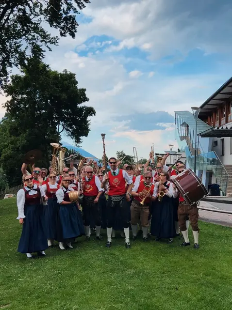 Mit einem kreativen Social-Media-Video sucht die Musikkapelle Ampass nach einer neuen musikalischen Leitung – der Aufruf ging bereits viral. | Foto: MK Ampass