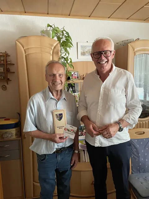 Jubilar Karl Schwaiger und Vizebürgermeister Leopold Weinlinger | Foto: Marktgemeinde Absdorf