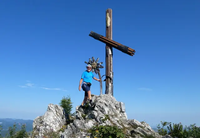 Das neue "Wahrzeichen" ist dem Ybbsitzer Wappenkreuz nachempfunden.