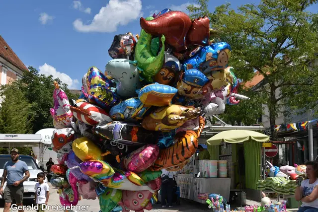 Luftballons gehören dazu  | Foto: Gerald Dreisieber