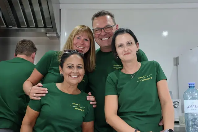 Bürgermeister Christian Wührleitner mit seinen Frauen im Gemeinderat v.l. Tania Sachsenhofer, Regina Lueger und Christiane Hundsberger | Foto: Franz Putz