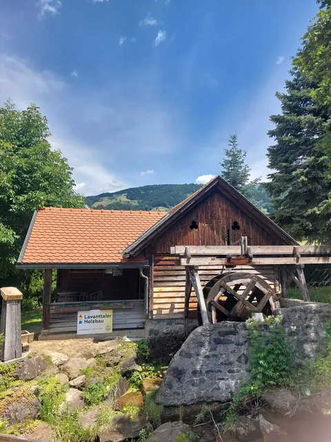 Die Gemmersdorfer Schaumühle bewahrt als letzte erhaltene Mühle am Fuße der Koralpe das traditionelle Müllerhandwerk und ein Stück regionaler Geschichte. | Foto: Gemeinde St. Andrä