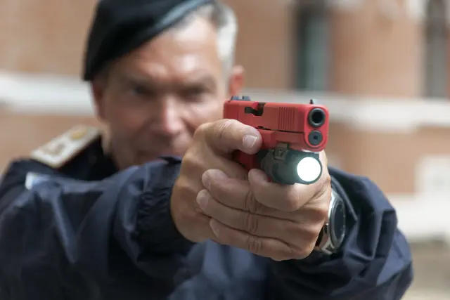 Ein 30-jähriger Iraker sorgte in Floridsdorf für einen Polizeieinsatz, nachdem er vor einer religiösen Einrichtung aggressiv auftrat und die Aufforderungen der Beamten ignorierte. (Symbolfoto) | Foto: Maximilian Spitzauer/Mein Bezirk