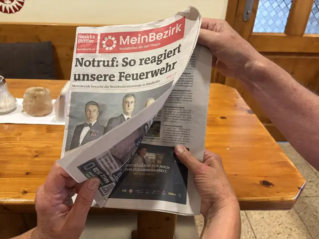 Die Menschen greifen gerne zu "ihrer" Lokalzeitung - egal ob zuhause oder im Gasthaus.  | Foto: Daniel Schmidt