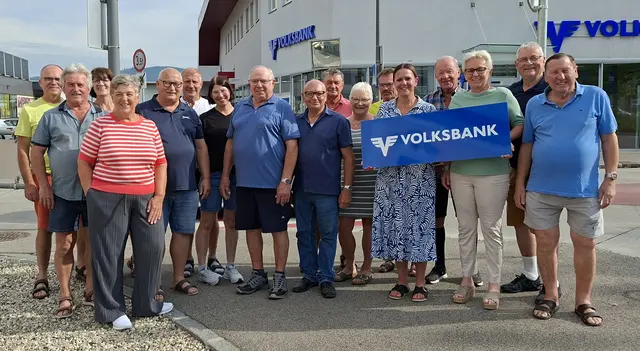 Franz Prankl, Erich Kraus, Anna Prankl, Elfriede Strasser, Josef Motusz, Helmut Sulzer, Schulwartin Isabella Käfinger, Ernst Schmuck, Johann Heher, Alois Herzog, Theresia Itzenthaler, Andreas Itzenthaler, Jacqueline Baumgartner, Franz Wolf, Andrea Prankl, Ewald Beigelbeck und Karl Groiß | Foto: Gemiende St. Leonhard