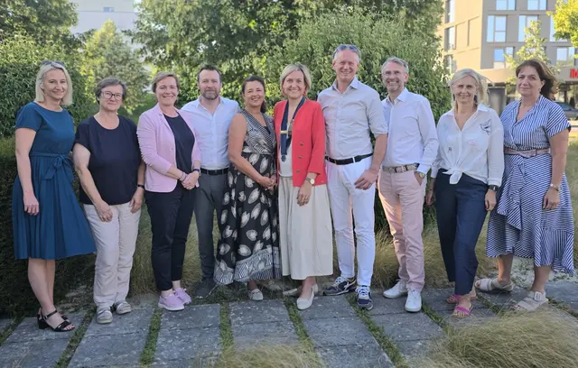 Manuela Rittenschober, Regina Schüssling, Manuela Falkensammer, Stefan Karbiner, Petra Leingartner, Christiane Bankler, Werner Lehner, Gerhard Bankler, Elke Zettl und Renate Griesbaum starten ins neue Clubjahr des Lions Clubs Wels-Thalheim
 | Foto: LC Wels Thalheim