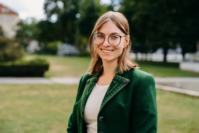 Weinhoheit Julia vom Weingut „Perner“ aus Ehrenhausen | Foto: LK Steiermark/Danner