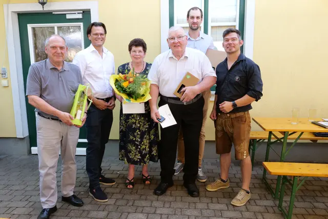 Karl Tarasow, Bürgermeister Bernhard Heinl, Anna und Johann Jäger, Bernd Teufner, GR Bernhard Baumgartner | Foto: Marktgemeinde Michelhausen