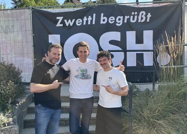 JOSH., Veranstalter Alexander Leutgeb und RIAN mit Vorfreude aufs Konzert. | Foto: Evi Leutgeb