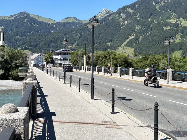 Die Bauarbeiten an der Lechaschauer Lechbrücke starten am 3. August und werden mehrere Wochen in Anspruch nehmen. | Foto: MeinBezirk/Reichel